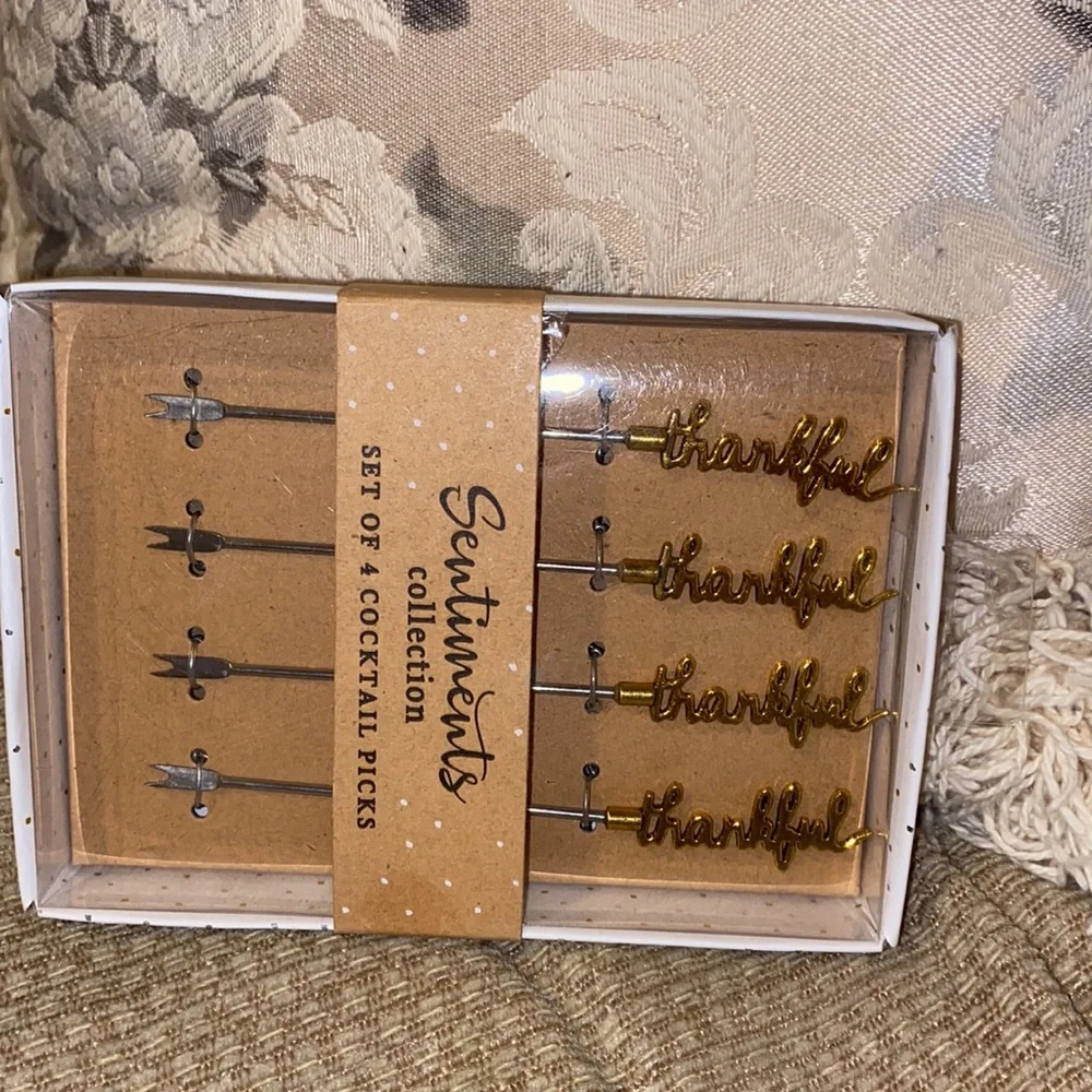 💛NWT Sentiments Collection Thankful Set of 4 Cocktail Picks
